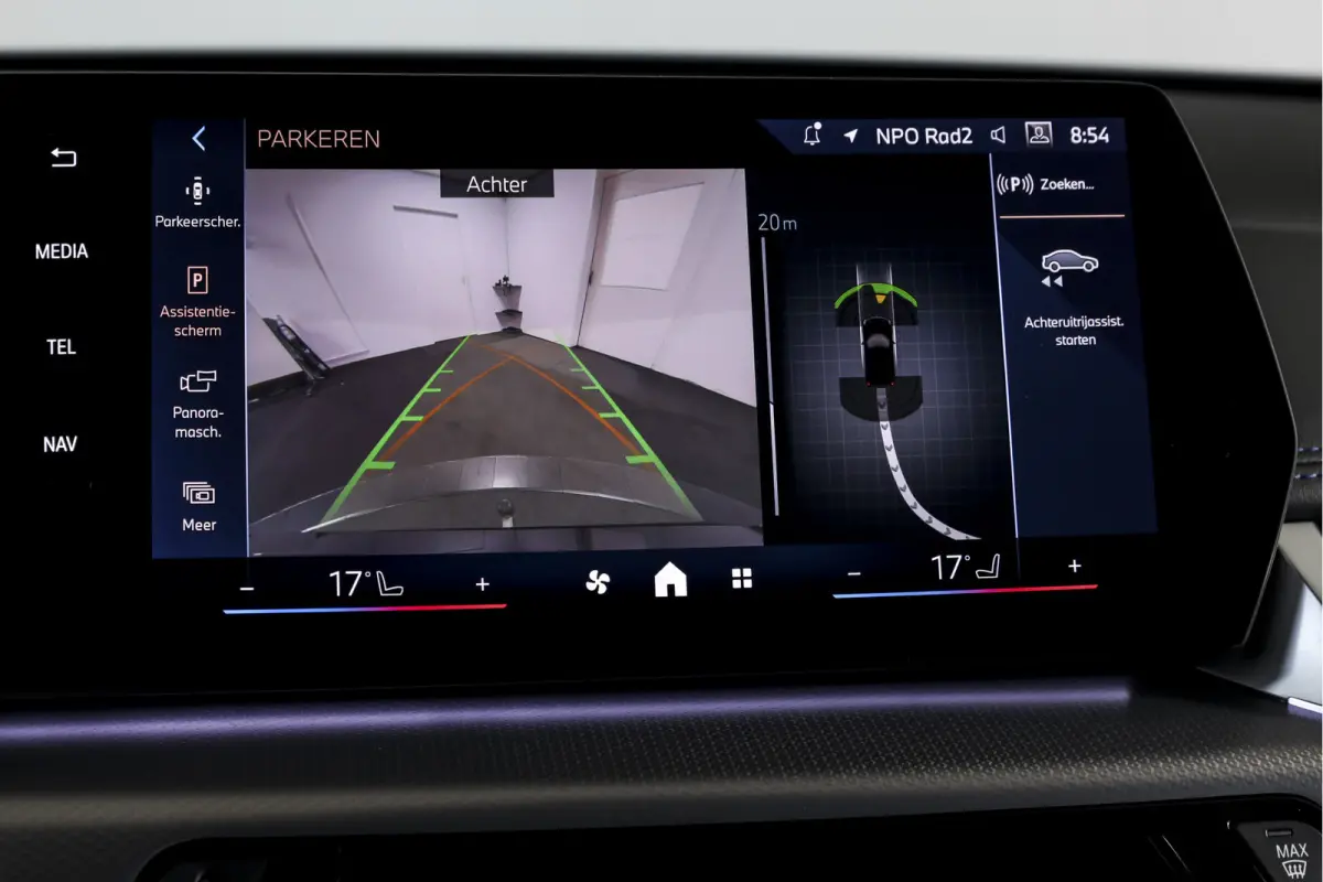 xDrive25e 245 PK M-Sport | Premium Pack | S/K-Panodak | Elek. Trekhaak | Dig. Cockpit | Cruise | Stoelverw. | PDC | Camera | NAV+App. Connect | ECC | Elek. Klep | LM 19" | 2882