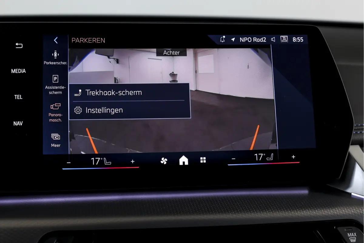 xDrive25e 245 PK M-Sport | Premium Pack | S/K-Panodak | Elek. Trekhaak | Dig. Cockpit | Cruise | Stoelverw. | PDC | Camera | NAV+App. Connect | ECC | Elek. Klep | LM 19" | 2882