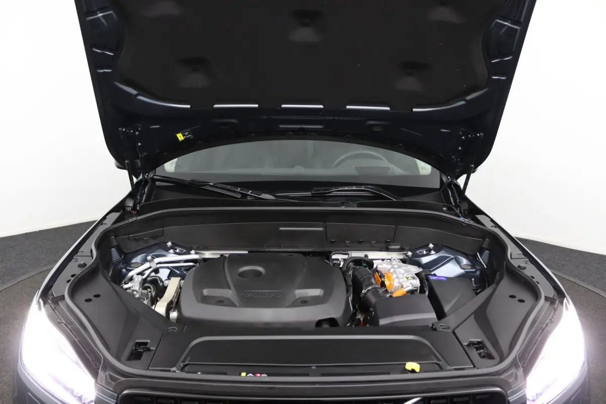T8 Plug-in hybrid AWD Ultra Dark | Luchtvering | Trekhaak | SoH 96% | Harman/Kardon | Stoelventilatie | Massage | Harman/Kardon | 360 Camera | 22 Inch Wielen