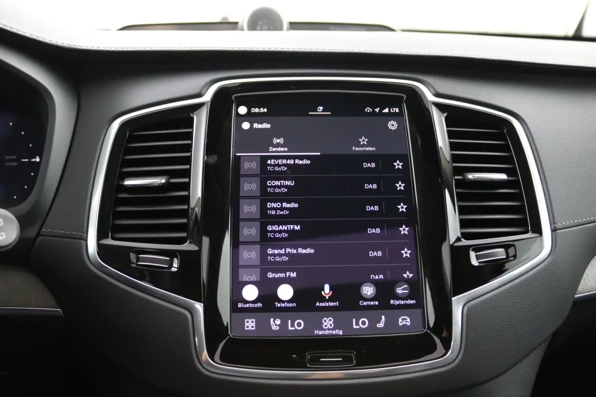 T8 Plug-in hybrid AWD Ultra Dark | Luchtvering | Trekhaak | SoH 96% | Harman/Kardon | Stoelventilatie | Massage | Harman/Kardon | 360 Camera | 22 Inch Wielen