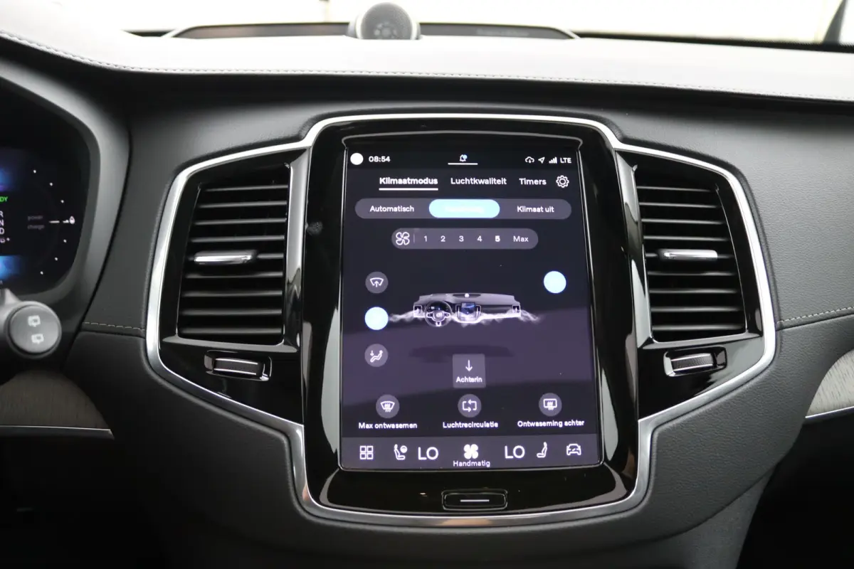 T8 Plug-in hybrid AWD Ultra Dark | Luchtvering | Trekhaak | SoH 96% | Harman/Kardon | Stoelventilatie | Massage | Harman/Kardon | 360 Camera | 22 Inch Wielen