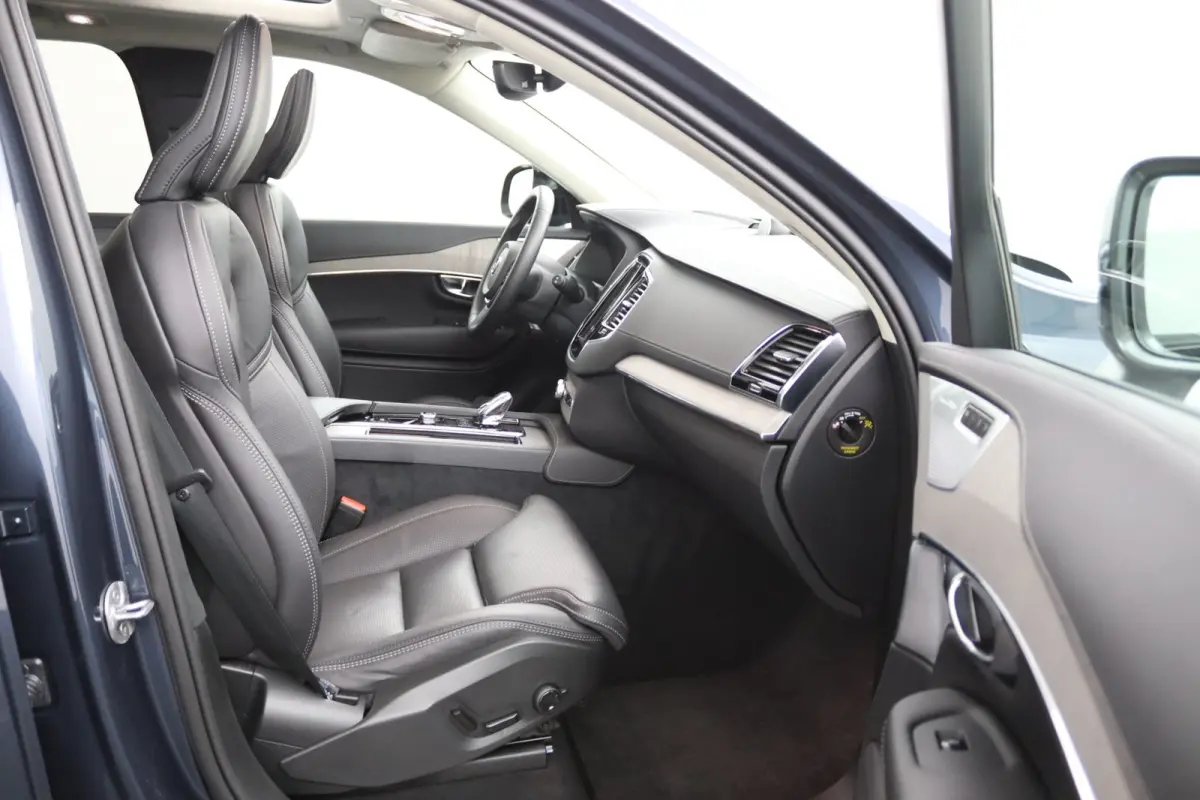T8 Plug-in hybrid AWD Ultra Dark | Luchtvering | Trekhaak | SoH 96% | Harman/Kardon | Stoelventilatie | Massage | Harman/Kardon | 360 Camera | 22 Inch Wielen