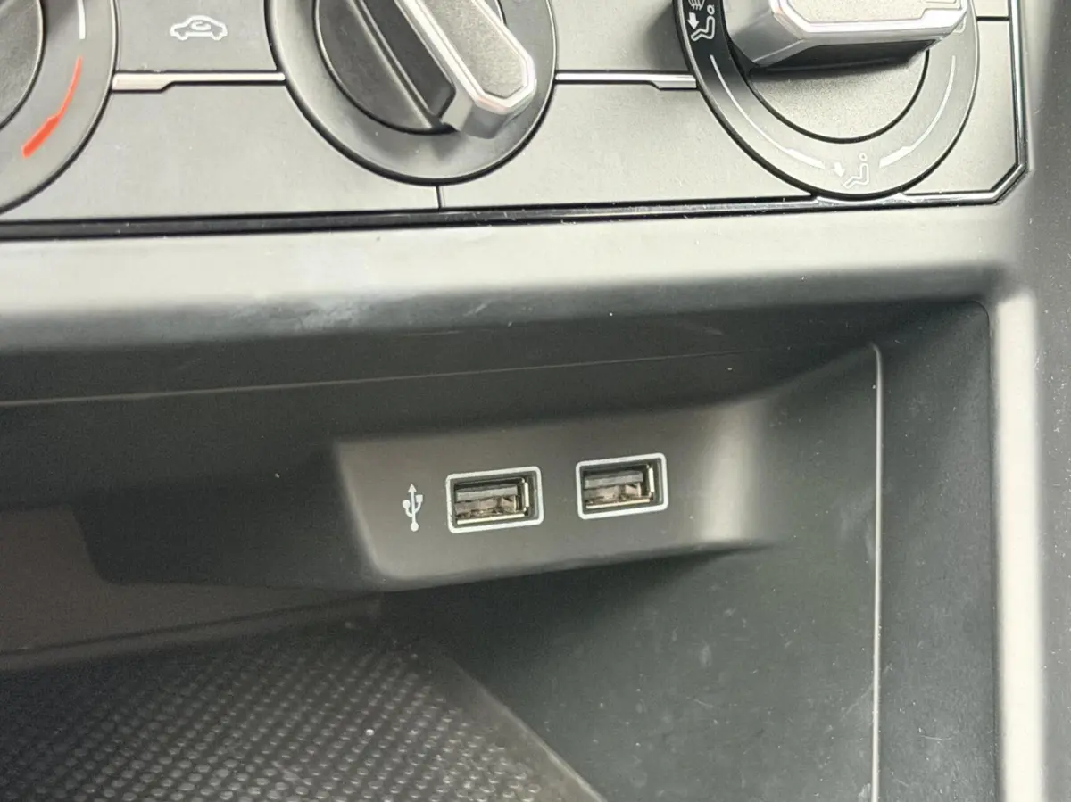 1.0 TSI Comfortline | Led | Airco | Navigatie | PDC | Dealer Onderhouden