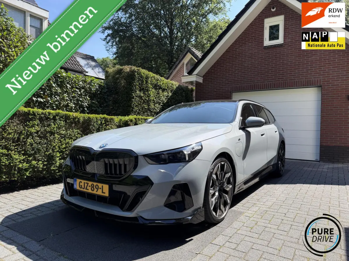 BMW 530e M Sport PRO Edition|Pano |Adapt |H&K |Trek BMW 5-serie 530e M Sport PRO Edition|Pano |Adapt |H&K |Trek