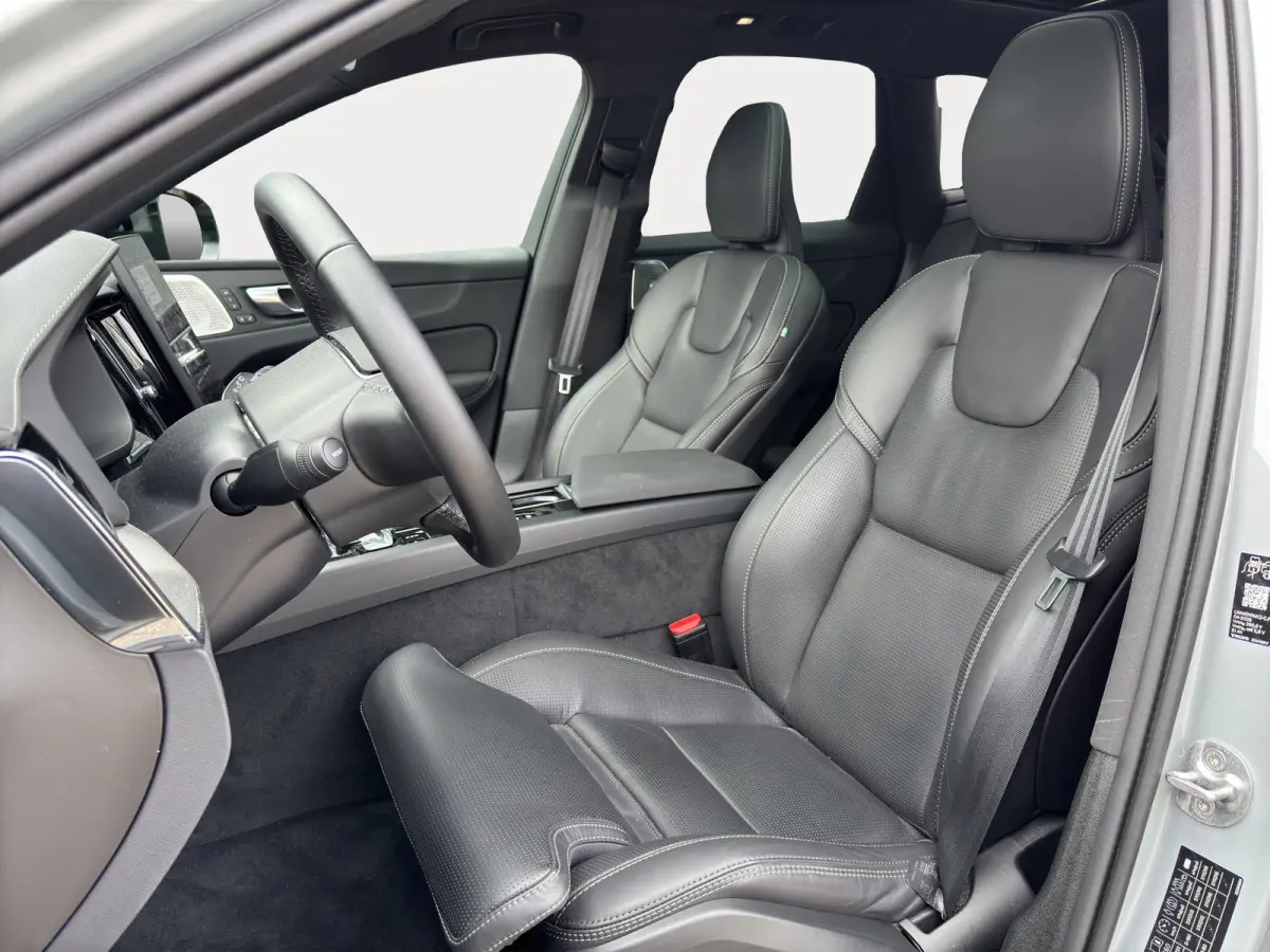 MY27 T8 Plug-in hybrid AWD Ultra Black Edition Executive | Trekhaak | Bowers & Wilkins audio | 22'' Velgen | Stoel ventilatie en massage | 360 camera
