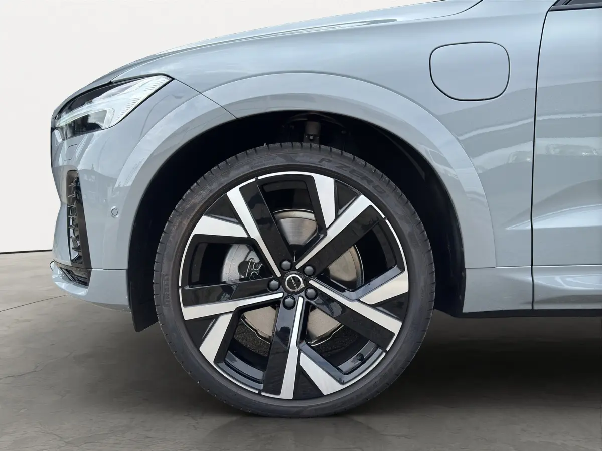 MY27 T8 Plug-in hybrid AWD Ultra Black Edition Executive | Trekhaak | Bowers & Wilkins audio | 22'' Velgen | Stoel ventilatie en massage | 360 camera