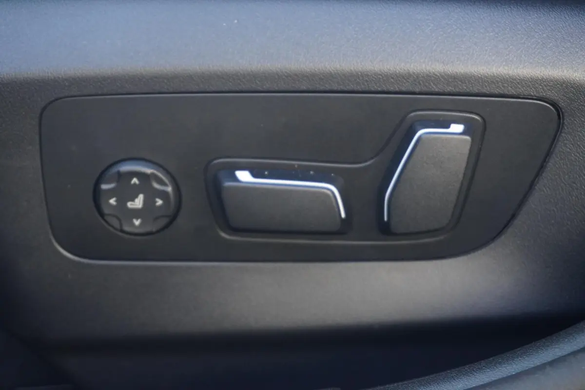 550e xDrive | SoH 100% |M Sportpakket Pro | Glazen Panoramadak | Adaptief Onderstel Professional | Harman Kardon | Head-Up Display