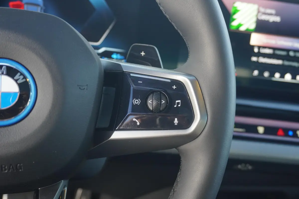 550e xDrive | SoH 100% |M Sportpakket Pro | Glazen Panoramadak | Adaptief Onderstel Professional | Harman Kardon | Head-Up Display