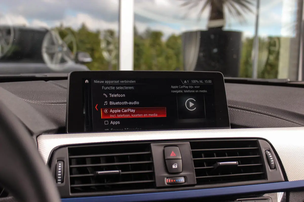 320i M Sport Edition | 2e eigenaar | NL auto | Camera | HiFi audio | Stoelverwarming | DAB | Head-up | Cruise control | LED | Park Assistant | PDC | Navigatie
