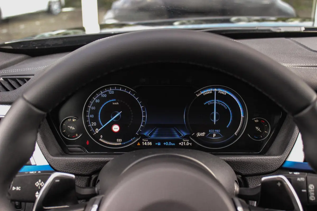320i M Sport Edition | 2e eigenaar | NL auto | Camera | HiFi audio | Stoelverwarming | DAB | Head-up | Cruise control | LED | Park Assistant | PDC | Navigatie
