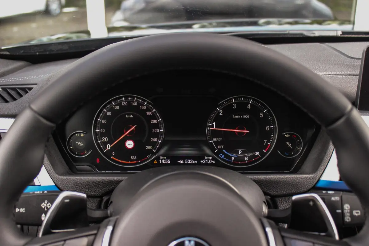 320i M Sport Edition | 2e eigenaar | NL auto | Camera | HiFi audio | Stoelverwarming | DAB | Head-up | Cruise control | LED | Park Assistant | PDC | Navigatie