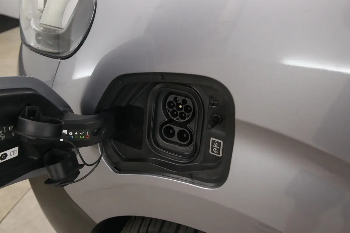 L2H1 75 kWh | Snelladen | SOH 96% | Airco | Cruise | Camera | Carplay | Navi | Trekhaak