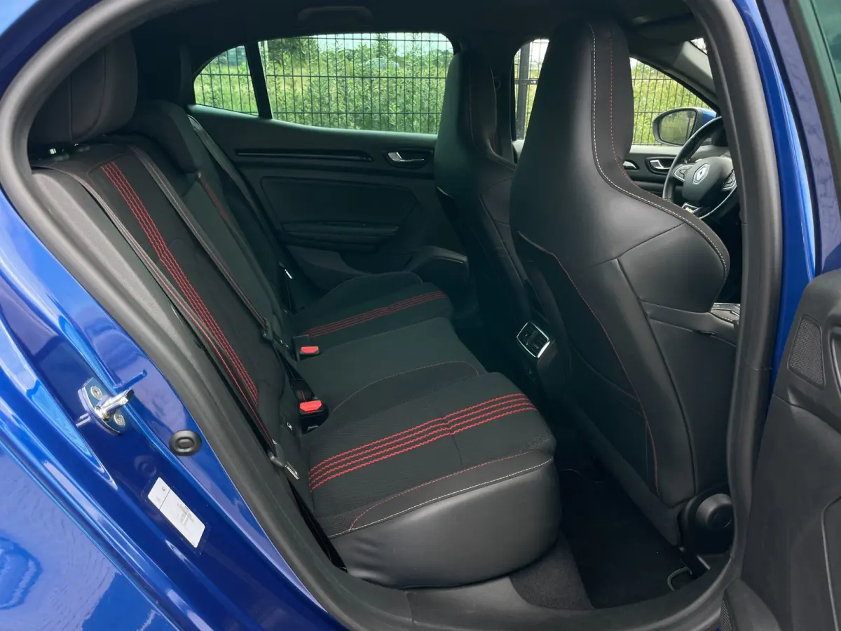 1.6 Plug-In Hybrid 160 R.S. Line | Camera | PDC | Keyless |