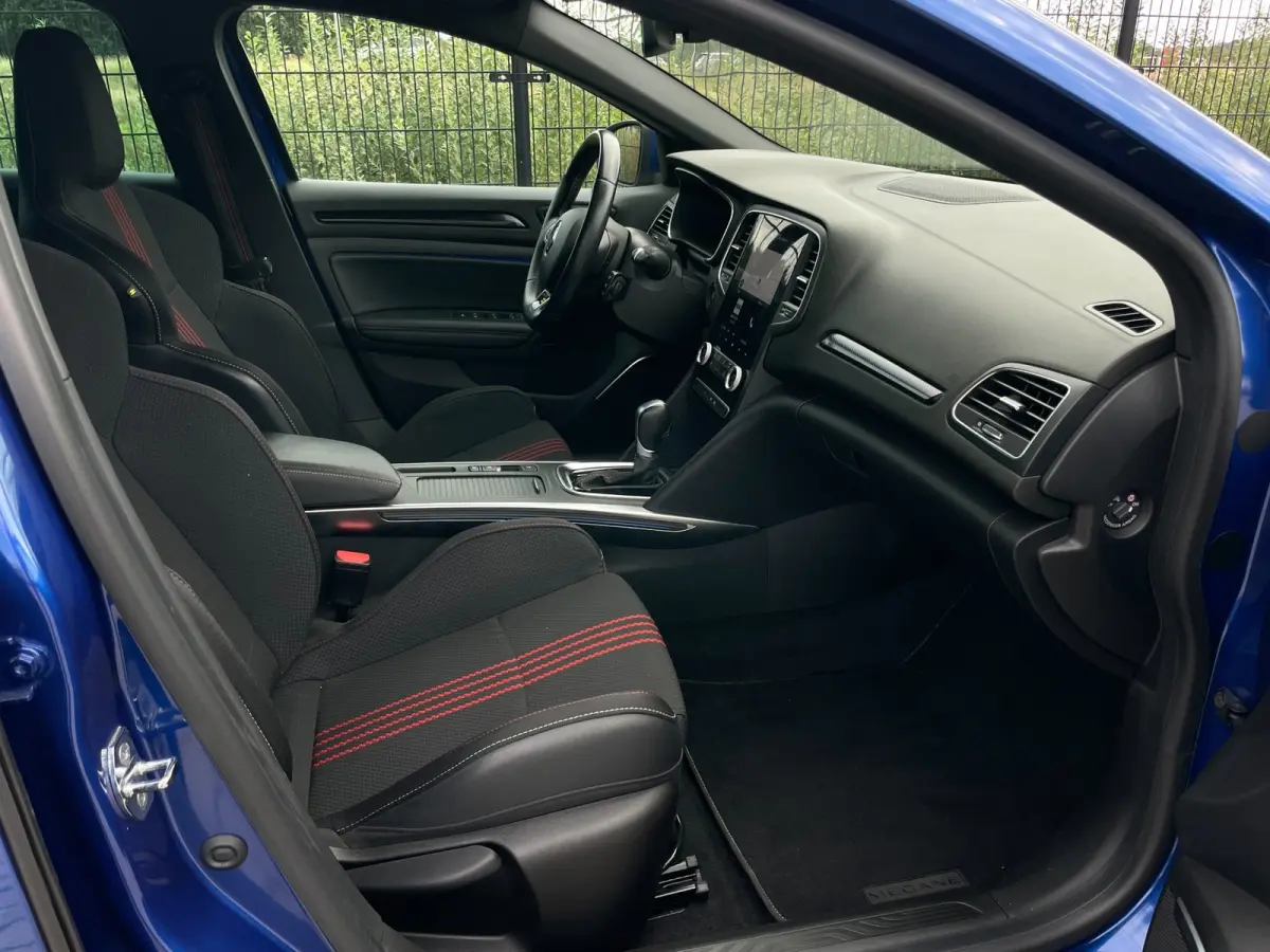 1.6 Plug-In Hybrid 160 R.S. Line | Camera | PDC | Keyless |