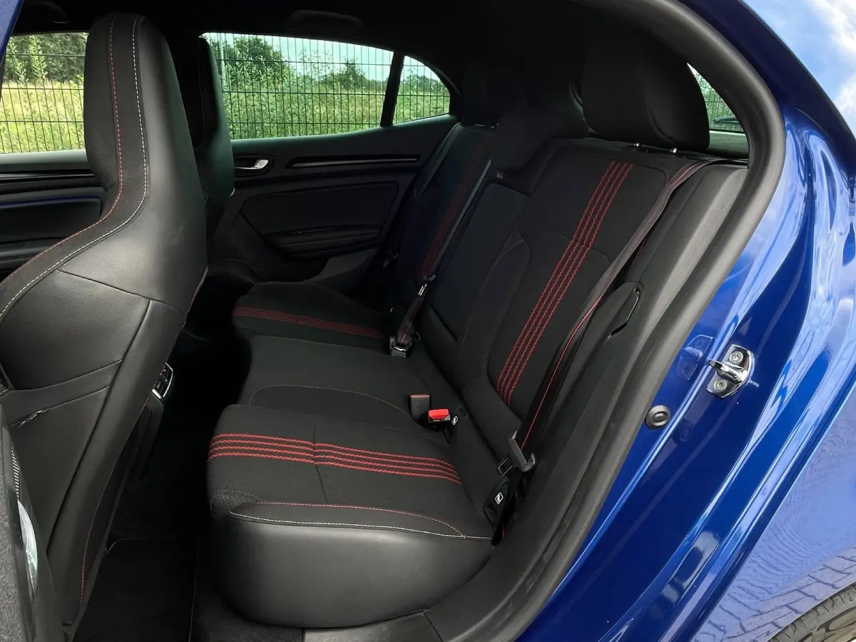 1.6 Plug-In Hybrid 160 R.S. Line | Camera | PDC | Keyless |