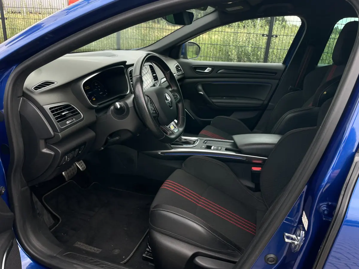 1.6 Plug-In Hybrid 160 R.S. Line | Camera | PDC | Keyless |