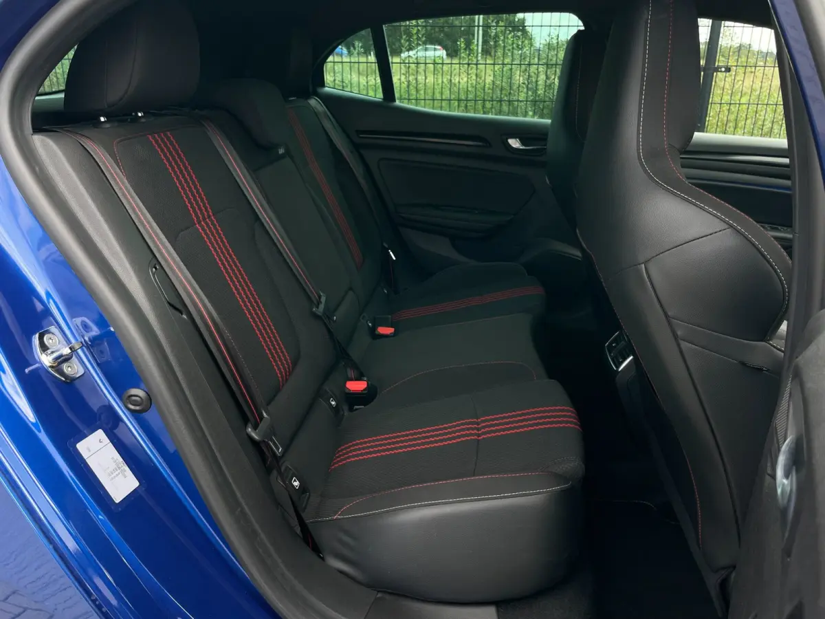 1.6 Plug-In Hybrid 160 R.S. Line | Camera | PDC | Keyless |