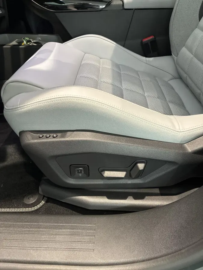 Automaat Hybrid 145 Max | Hoge instap l  Automaat | Climate Control | Voorstoelen & Stuurwiel Verwarmd | 360 Camera | Navigatie | Apple Carplay / Android Auto