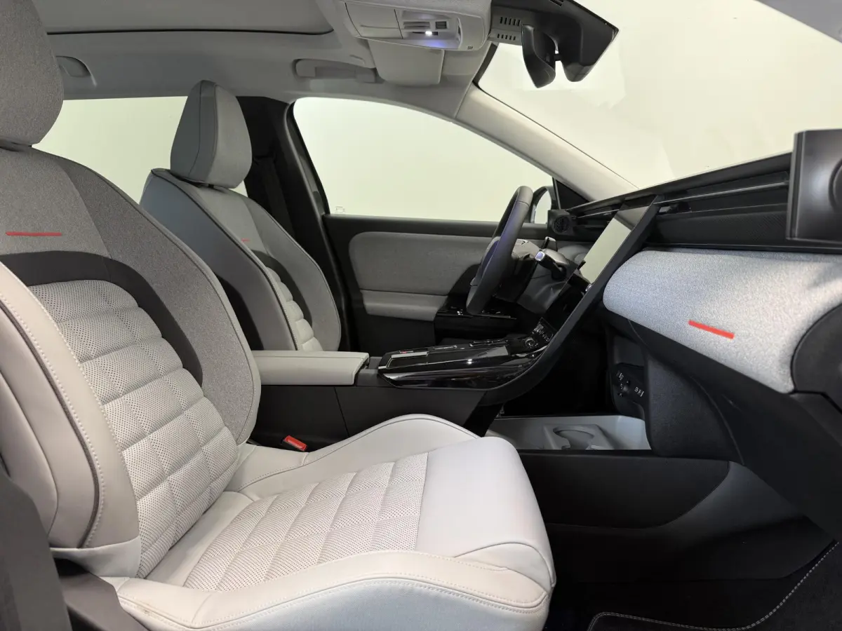 Automaat Hybrid 145 Max | Hoge instap l  Automaat | Climate Control | Voorstoelen & Stuurwiel Verwarmd | 360 Camera | Navigatie | Apple Carplay / Android Auto
