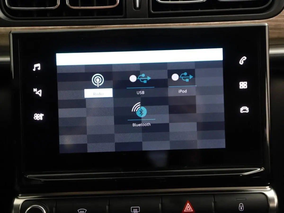 1.2T 110pk Shine Camera/Nav/H.Leder/CarPlay/Led