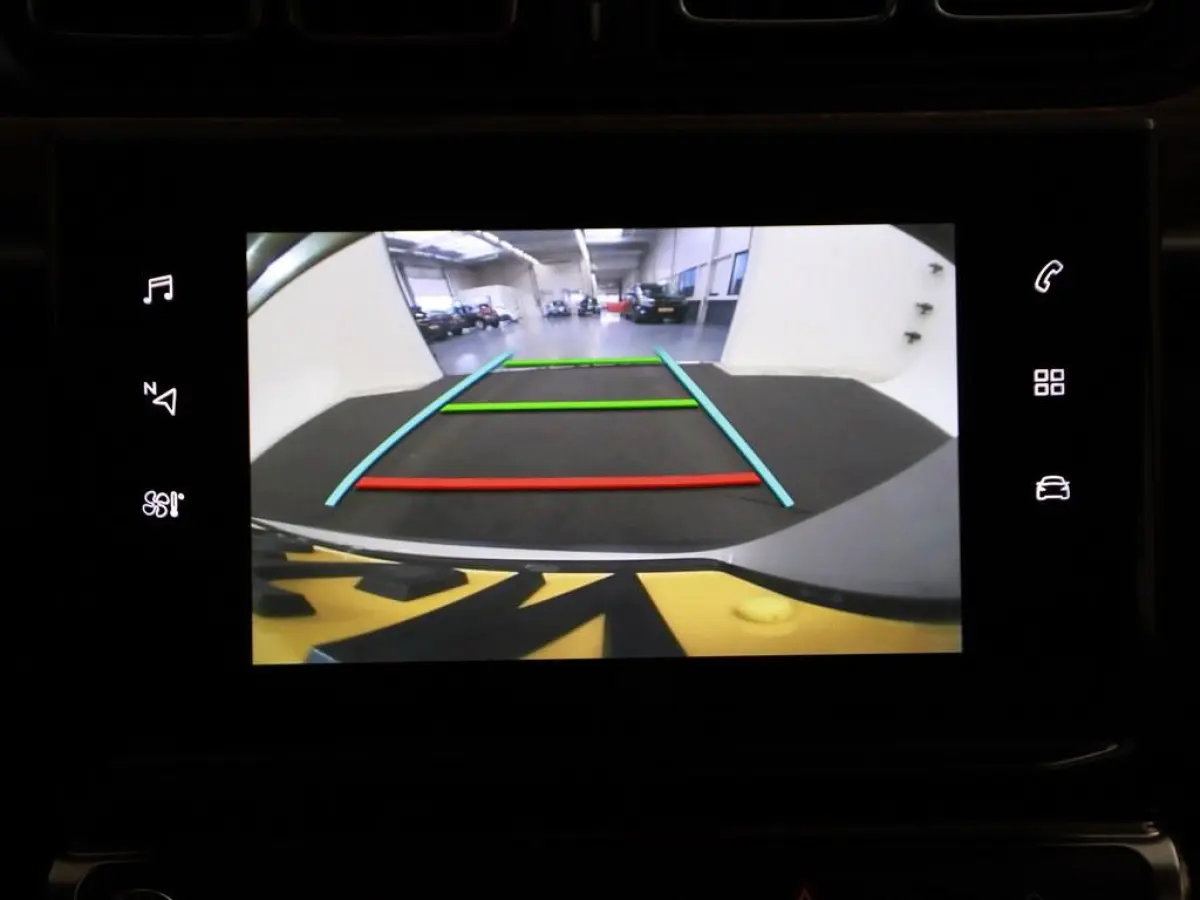 1.2T 110pk Shine Camera/Nav/H.Leder/CarPlay/Led