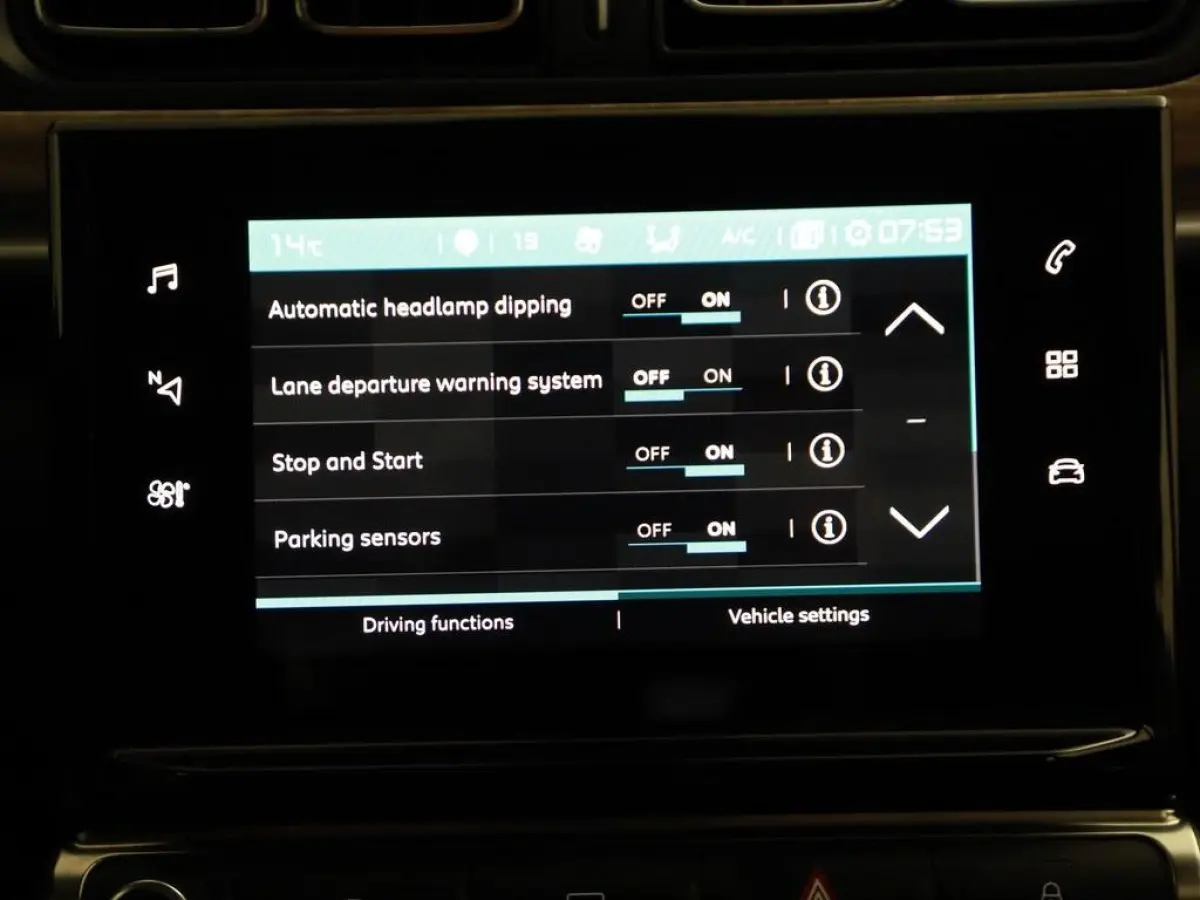 1.2T 110pk Shine Camera/Nav/H.Leder/CarPlay/Led
