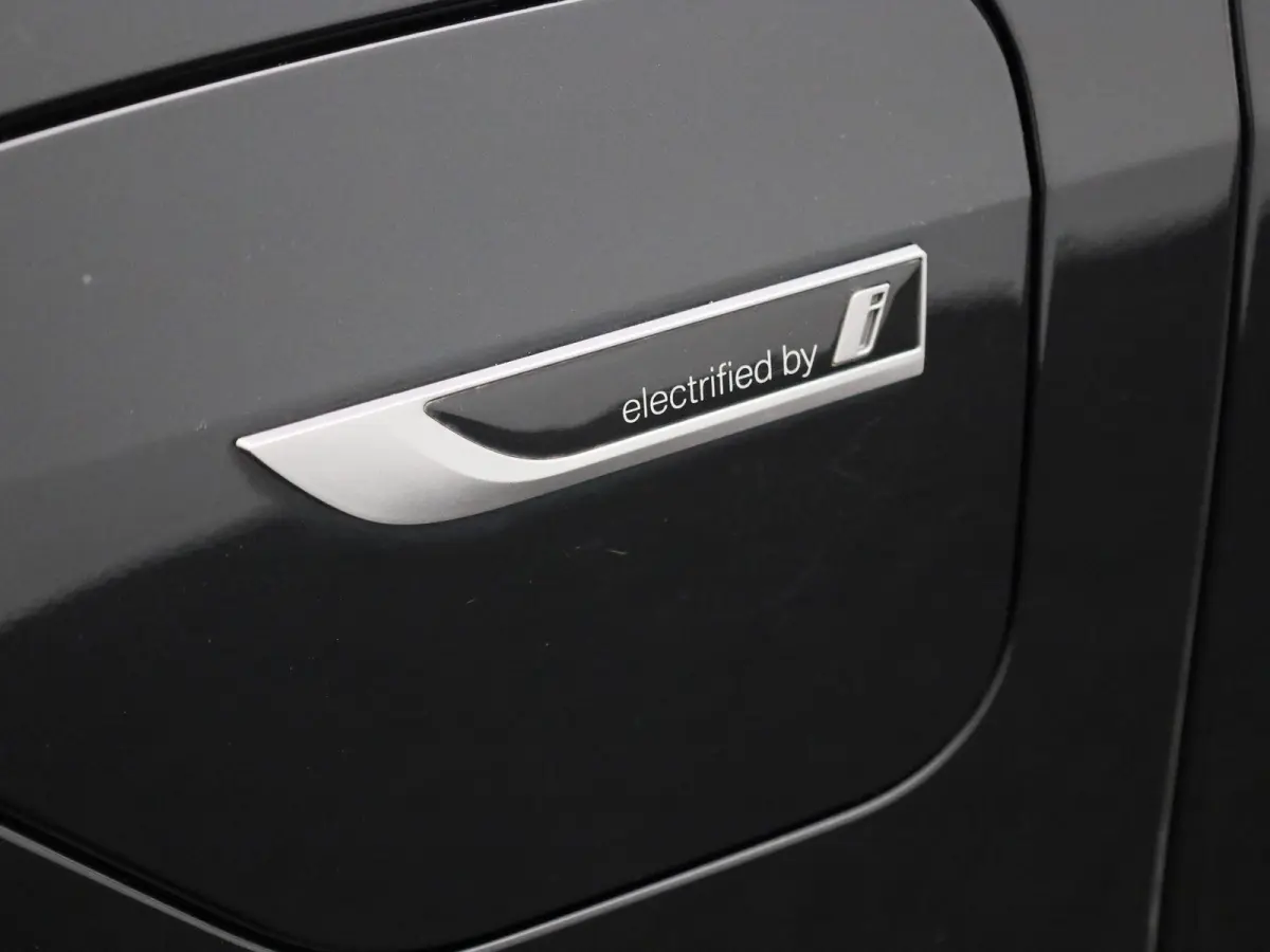xDrive45e High Executive | Automaat | Trekhaak | Luchtvering | Memory Seats | Sfeer verlichting | Virtual Cockpit | Leder  |Navigatie | Stoel verwarming | DAB | Camera | Adaptive cruise | Cl