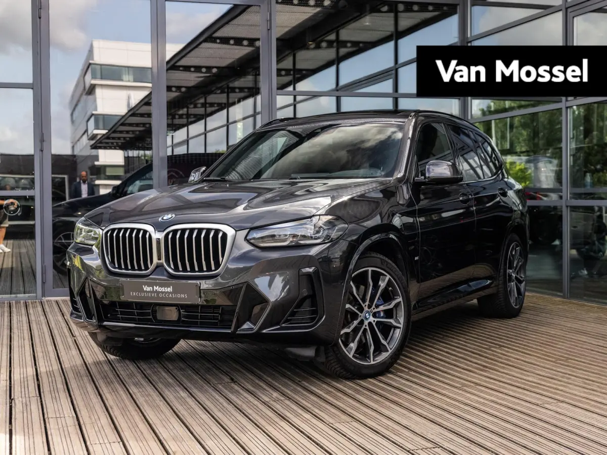 xDrive30e High Executive | M-SPORT | 20 INCH | HARMAN KARDON | PANORAMA/SCHUIF-KANTELDAK | ADAPTIVE CRUISE CONTROL | HEAD-UP | STOELMEMORY | KEYLESS | SOPHISTOGRAU |