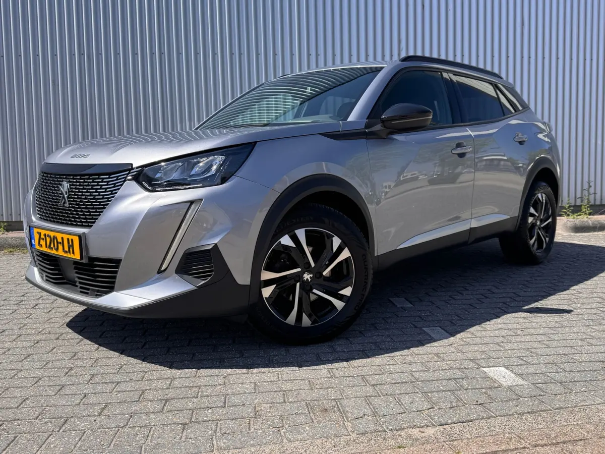 1.2 100PK Allure Pack | Navigatie | Apple Carplay / Android Auto | Cruise Control | Parkeersensoren Achter | DAB | | Bots waarschuwing systeem | Buitenspiegels elektrisch verstel- en verwarm