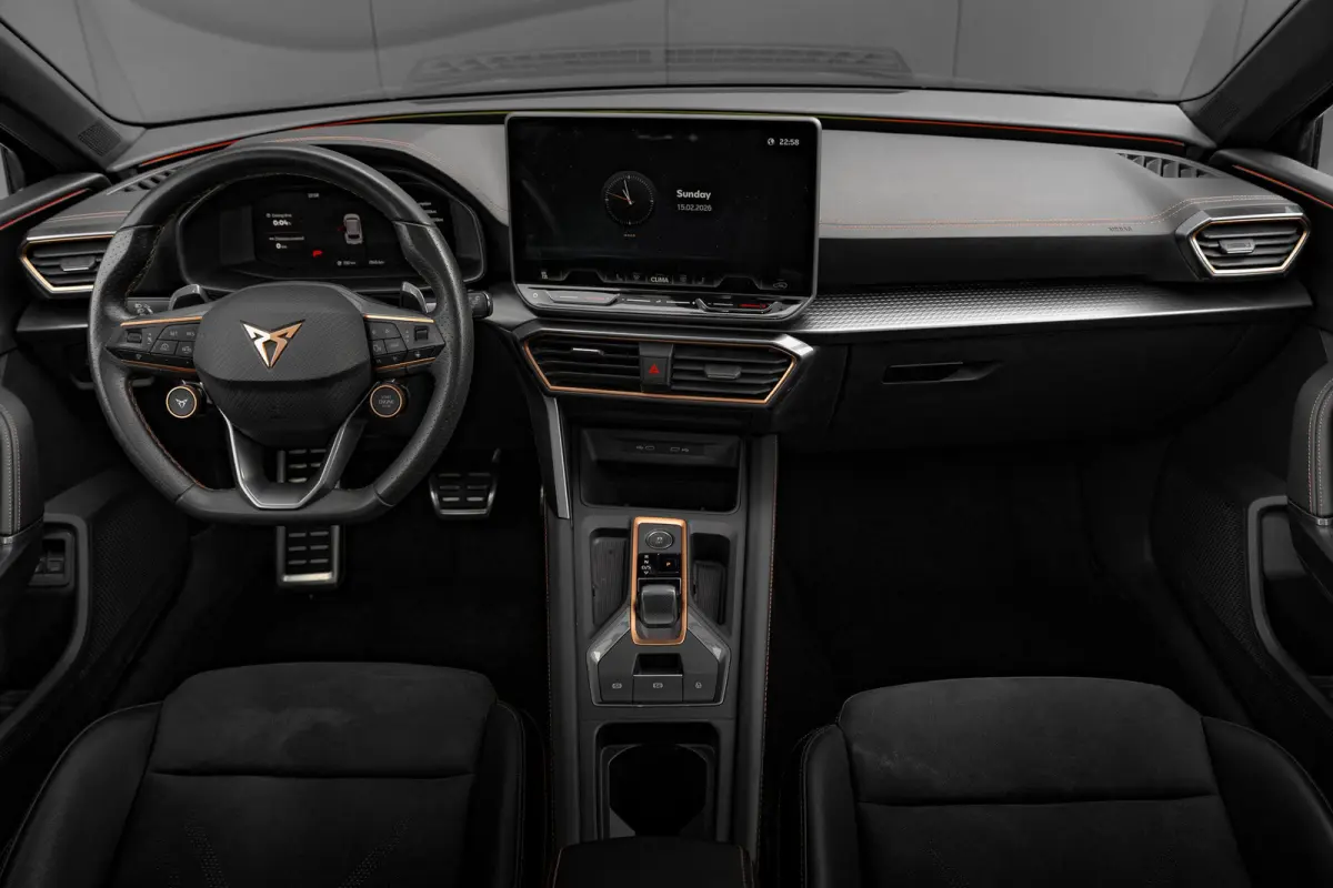 1.5 e-Hybrid 204pk Business | Panoramadak | Camera | Adaptive Cruise | 18"