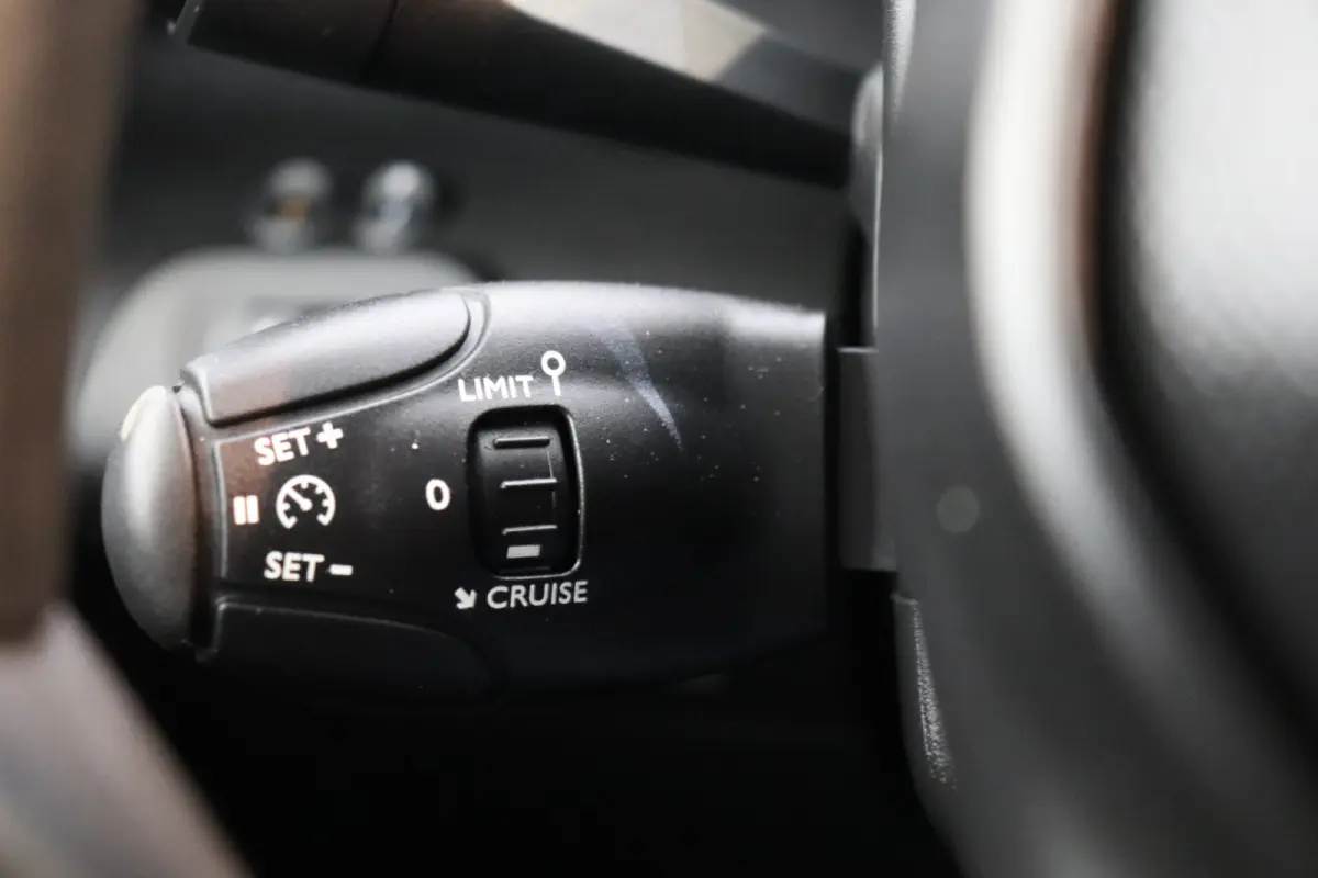 1.5 BlueHDI 130PK EURO 6 - Airco - Cruise - Camera - €9.950,- Excl.
