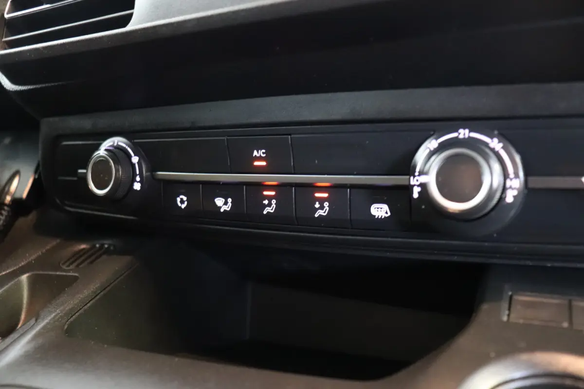 1.5 BlueHDI 130PK EURO 6 - Airco - Cruise - Camera - €9.950,- Excl.