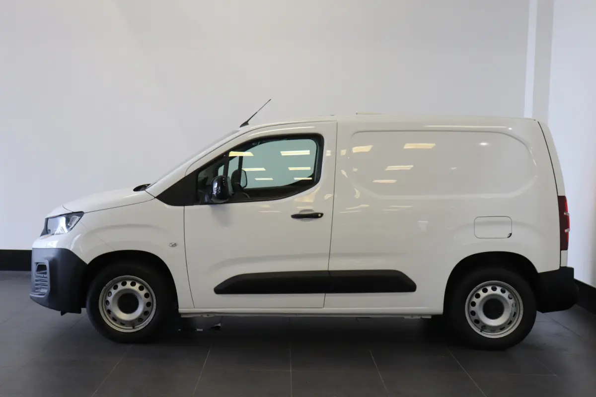 1.5 BlueHDI 130PK EURO 6 - Airco - Cruise - Camera - €9.950,- Excl.
