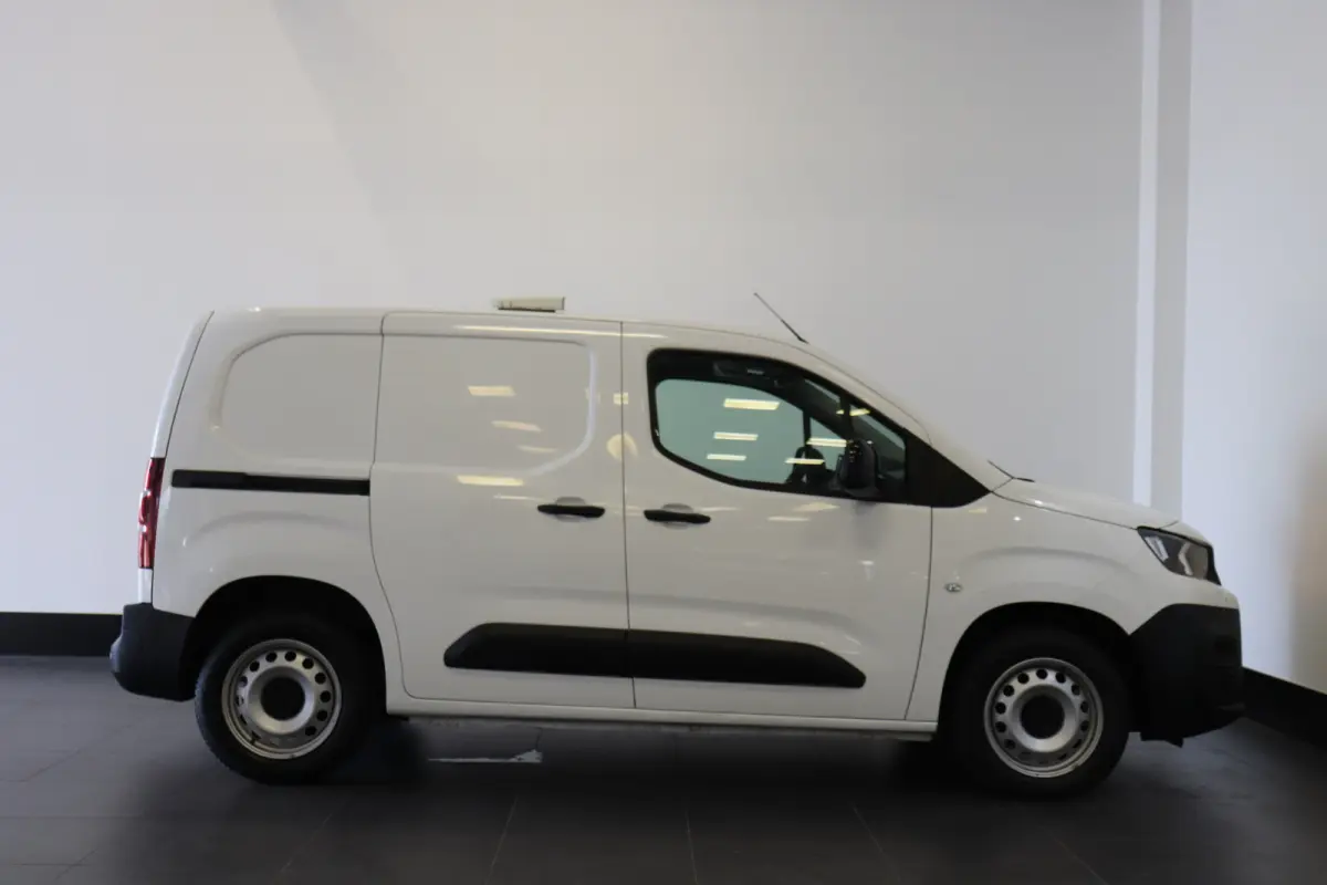 1.5 BlueHDI 130PK EURO 6 - Airco - Cruise - Camera - €9.950,- Excl.
