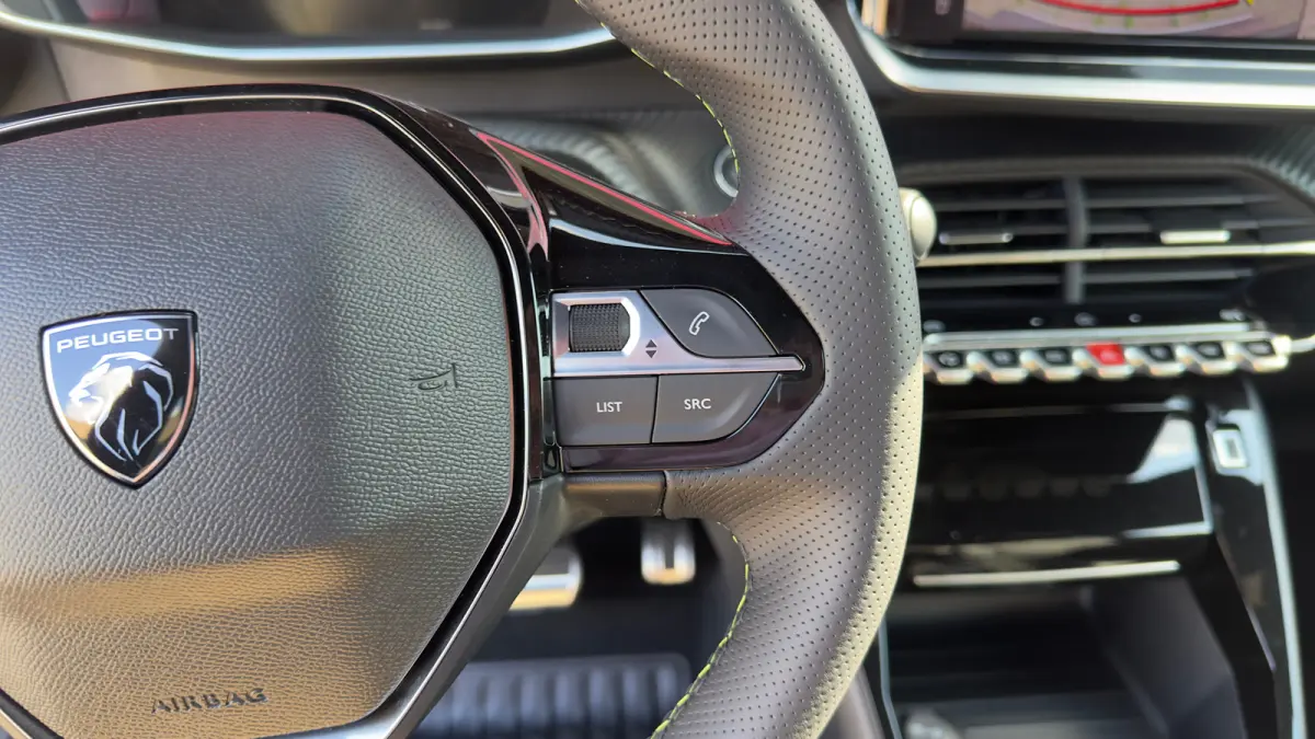 GT | Active Safety Brake met camera en radar (automatisch noodremsysteem) met Distance Alert (waarschuwing dreigende aanrijding) | Advanced Active Safety Brake met camera en radar | Climate 