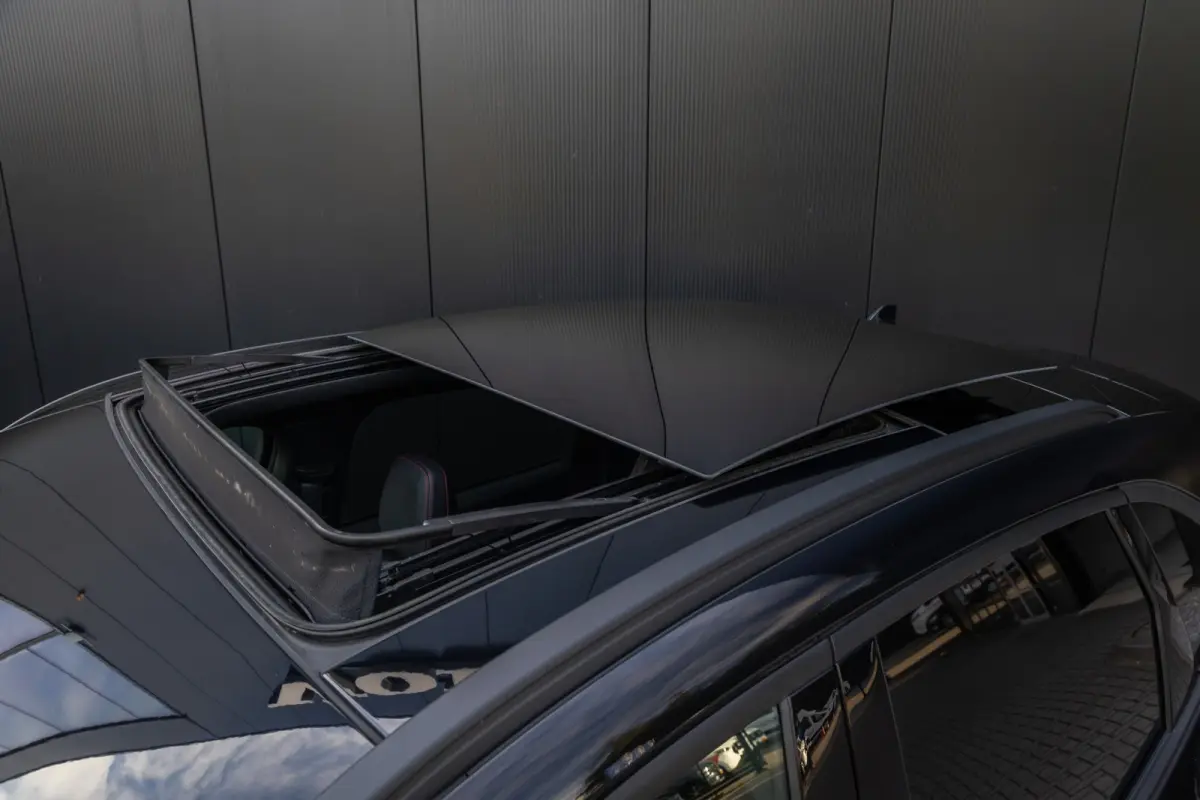 Plug-In Hybrid ST-Line X | Black-Pack | Panoramadak | AGR-stoelen | Head-up | Adaptive cruise. | Adaptive LED