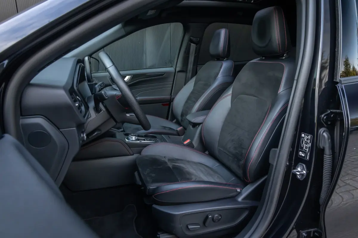 Plug-In Hybrid ST-Line X | Black-Pack | Panoramadak | AGR-stoelen | Head-up | Adaptive cruise. | Adaptive LED