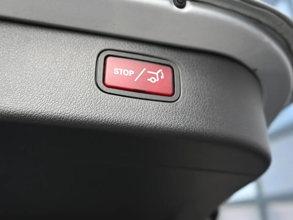 300 e AMG Line 313PK | Pano | Luchtvering | Air-Balance | MBUX | Burmester | Night Pakket | Ambient+ | Laser Led | Massage | Stoelventilatie & Verwarming | Stuurwielverwarming | Head-Up | Tr