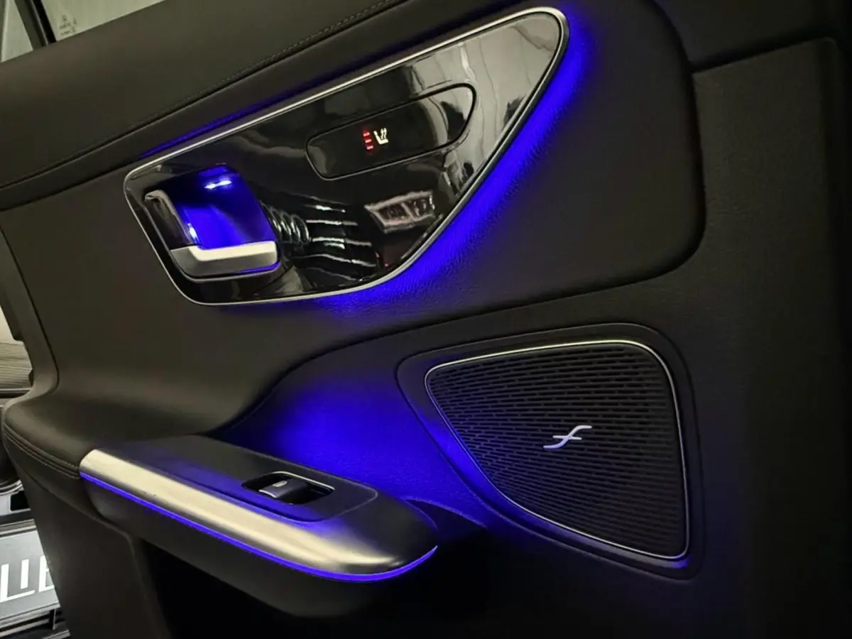 300 e AMG Line 313PK | Pano | Luchtvering | Air-Balance | MBUX | Burmester | Night Pakket | Ambient+ | Laser Led | Massage | Stoelventilatie & Verwarming | Stuurwielverwarming | Head-Up | Tr