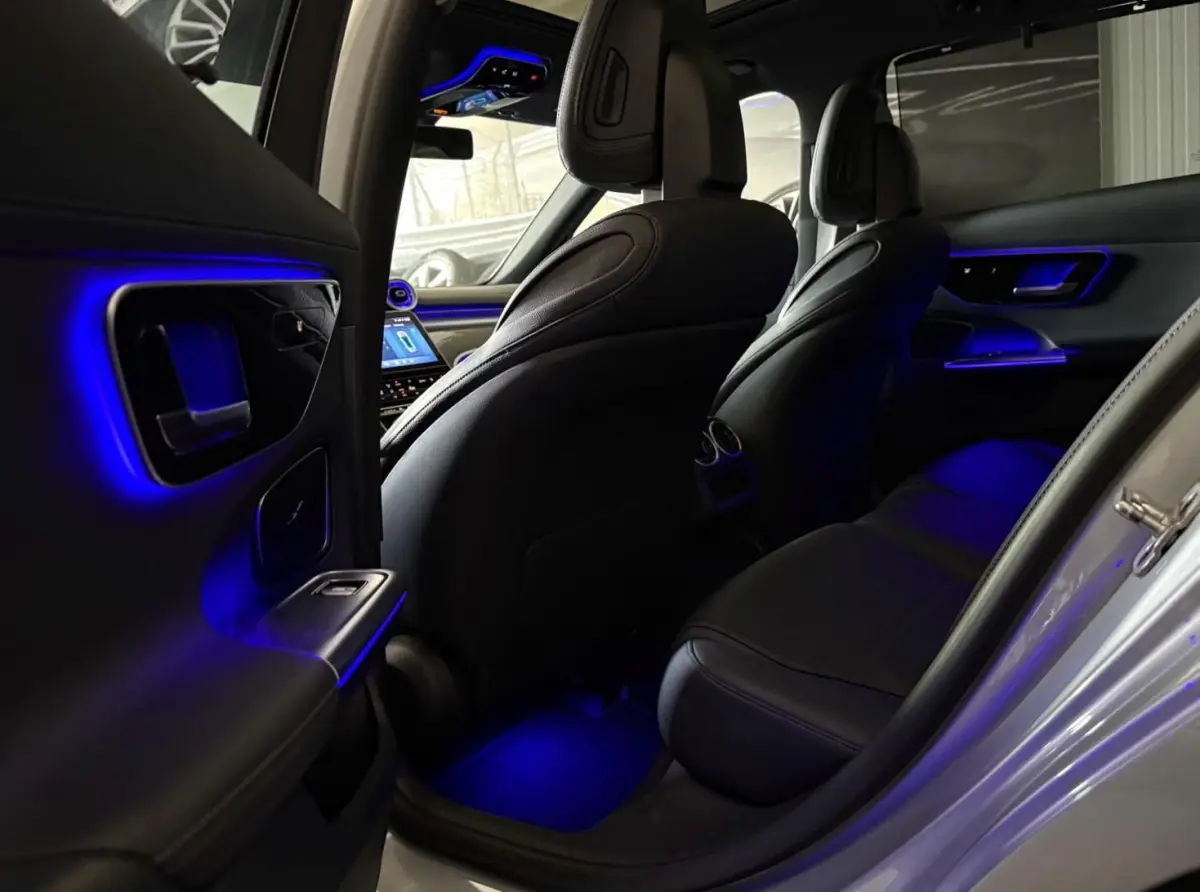 300 e AMG Line 313PK | Pano | Luchtvering | Air-Balance | MBUX | Burmester | Night Pakket | Ambient+ | Laser Led | Massage | Stoelventilatie & Verwarming | Stuurwielverwarming | Head-Up | Tr