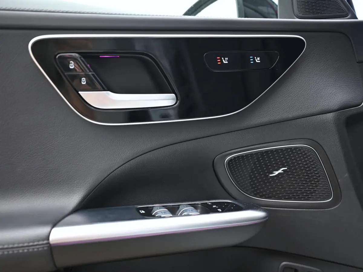 300 e AMG Line 313PK | Pano | Luchtvering | Air-Balance | MBUX | Burmester | Night Pakket | Ambient+ | Laser Led | Massage | Stoelventilatie & Verwarming | Stuurwielverwarming | Head-Up | Tr