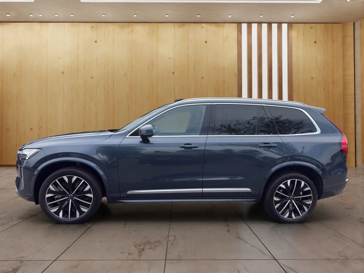 2.0 T8 Plug-in hybrid AWD Ultra Bright | 360 Camera | Luchtvering | 21 inch LM | Panorama Dak | Premium Audio | Stoel + Stuur Verwarming |