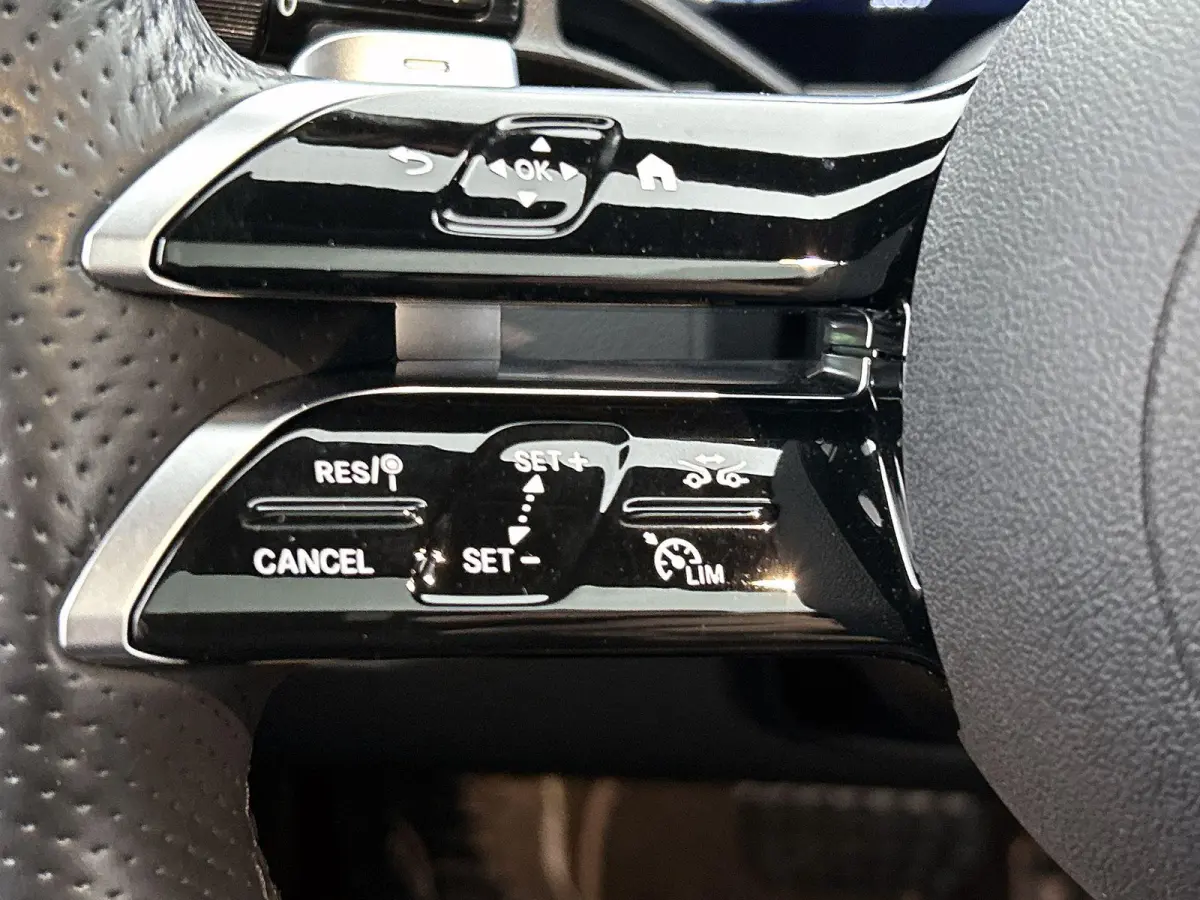 4MATIC AMG Line | Automaat | Panorama dak | Matrix LED | Burmester 3D | MANUFAKTUR Opalite White | Dashcam | Trekhaak | Heads-Up Display | 4-Zone Climate control | Apple Carplay / Android Au