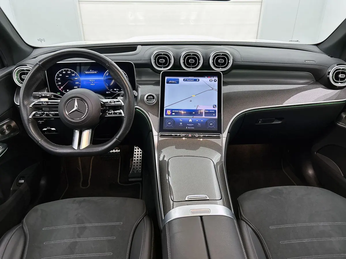 4MATIC AMG Line | Automaat | Panorama dak | Matrix LED | Burmester 3D | MANUFAKTUR Opalite White | Dashcam | Trekhaak | Heads-Up Display | 4-Zone Climate control | Apple Carplay / Android Au
