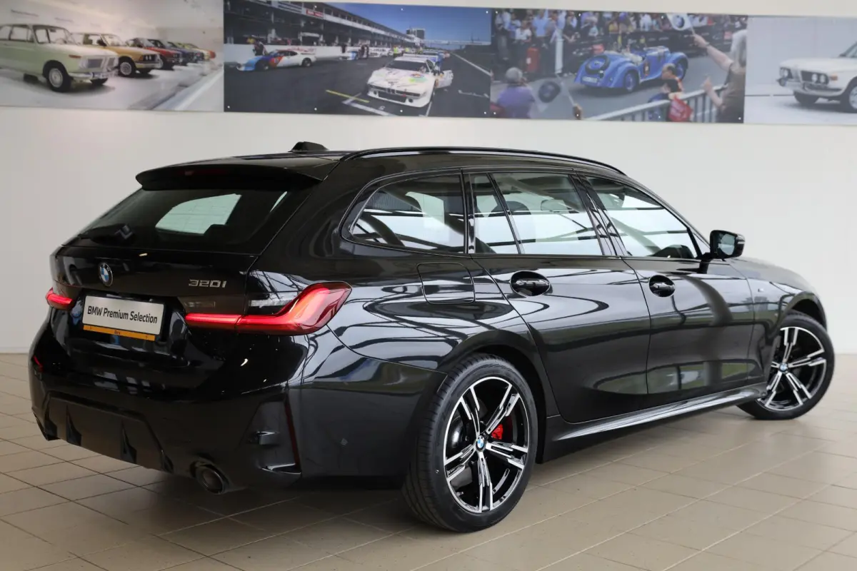 320i | M Sport Pro | Panoramadak | Stoelverwarming | Trekhaak