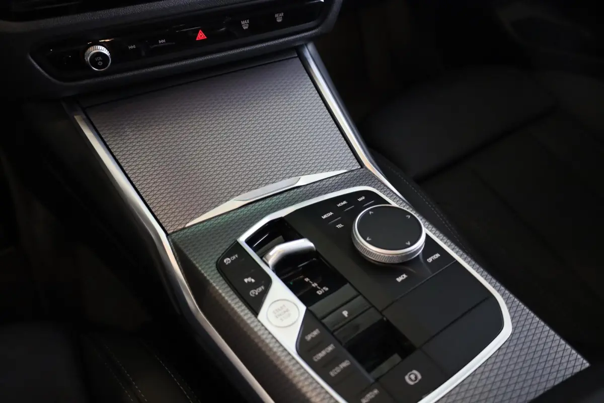 320i | M Sport Pro | Panoramadak | Stoelverwarming | Trekhaak