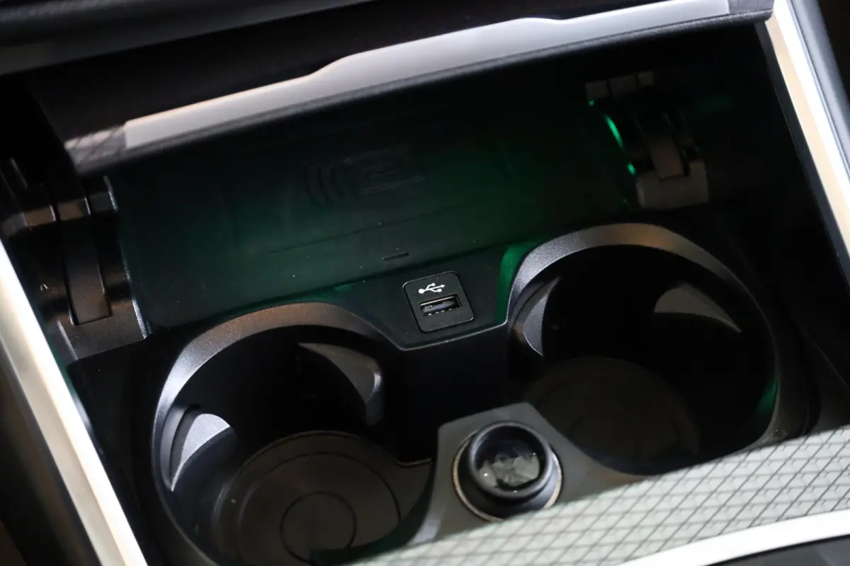 320i | M Sport Pro | Panoramadak | Stoelverwarming | Trekhaak