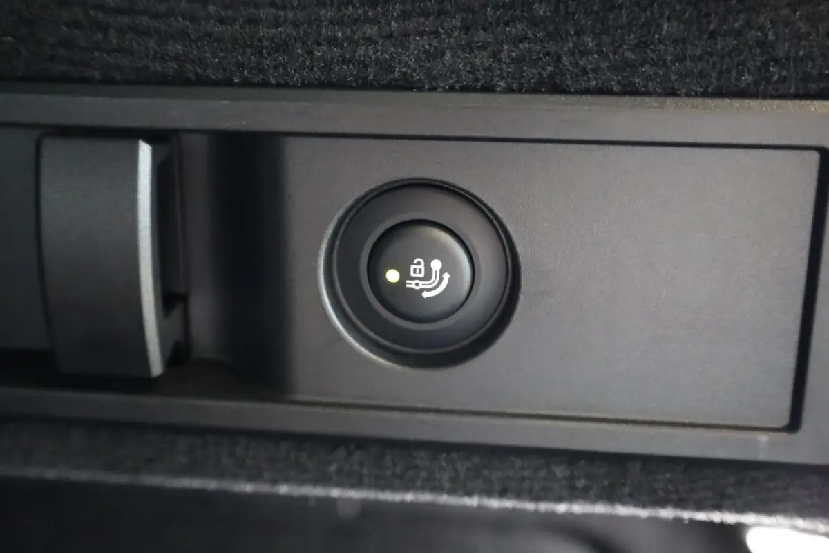 320i | M Sport Pro | Panoramadak | Stoelverwarming | Trekhaak