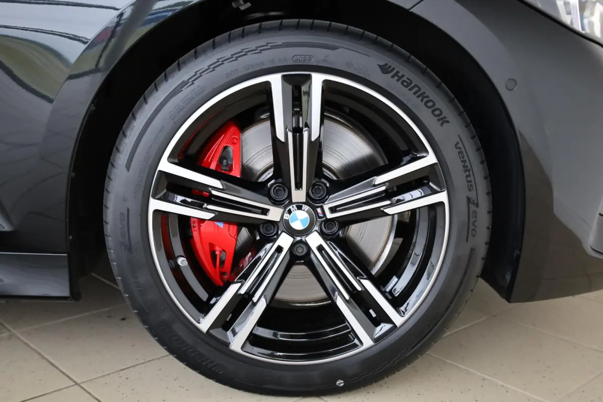 320i | M Sport Pro | Panoramadak | Stoelverwarming | Trekhaak