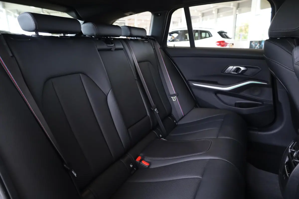 320i | M Sport Pro | Panoramadak | Stoelverwarming | Trekhaak